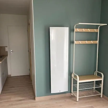 2 Personnes - Proche Circuit Spay