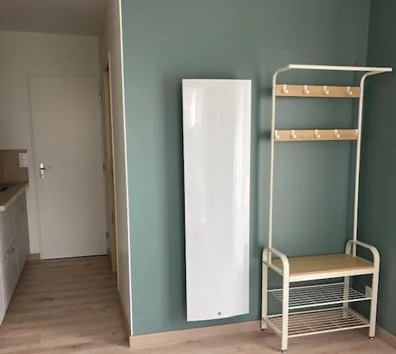 2 Personnes - Proche Circuit Spay